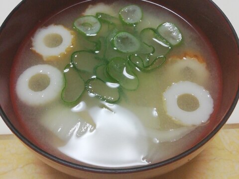 ちくわと白菜と大豆の麦味噌汁